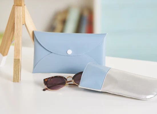 Etuis et pochettes pour lunettes